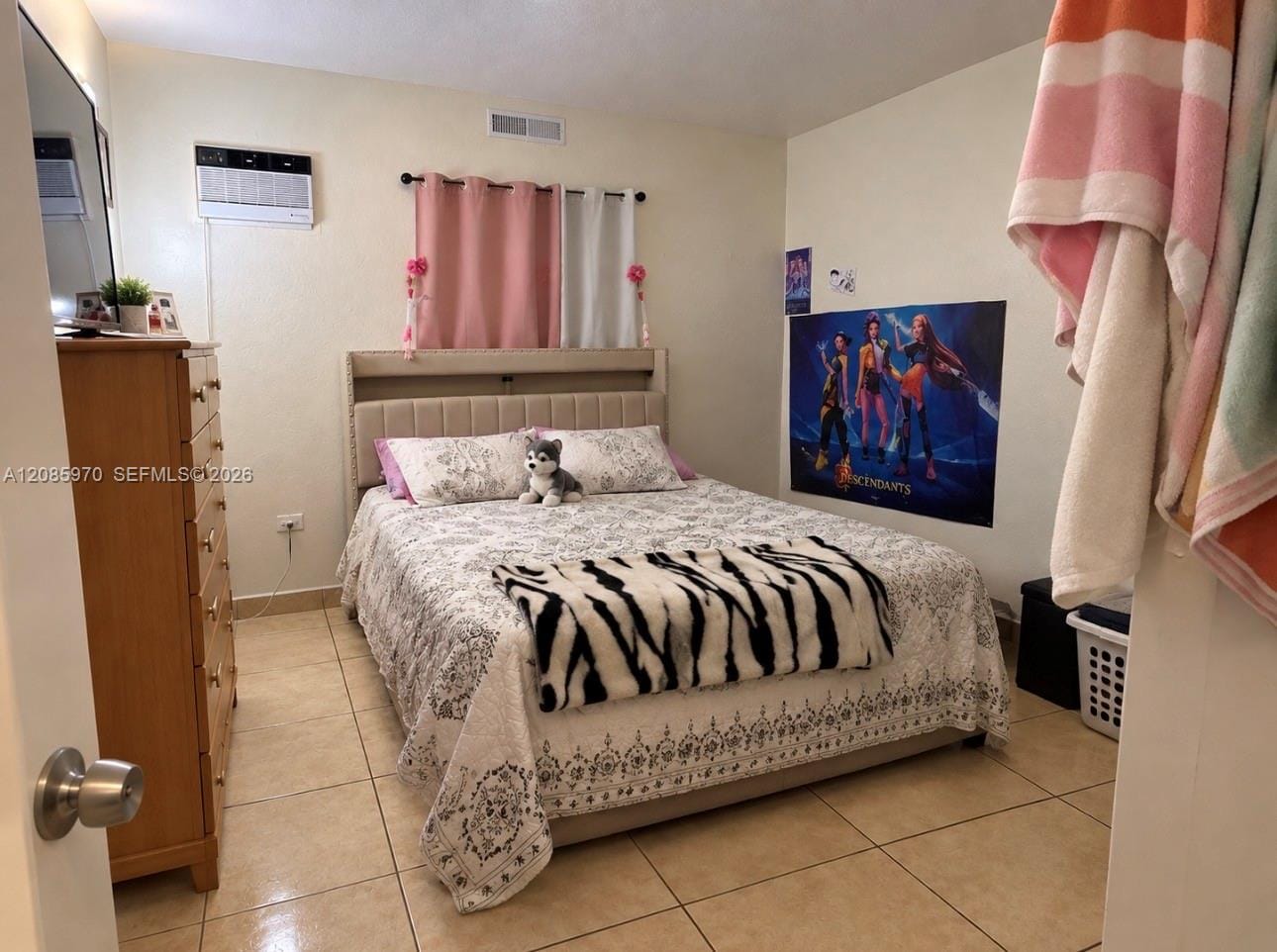 1010 E 8th Court — photo 5