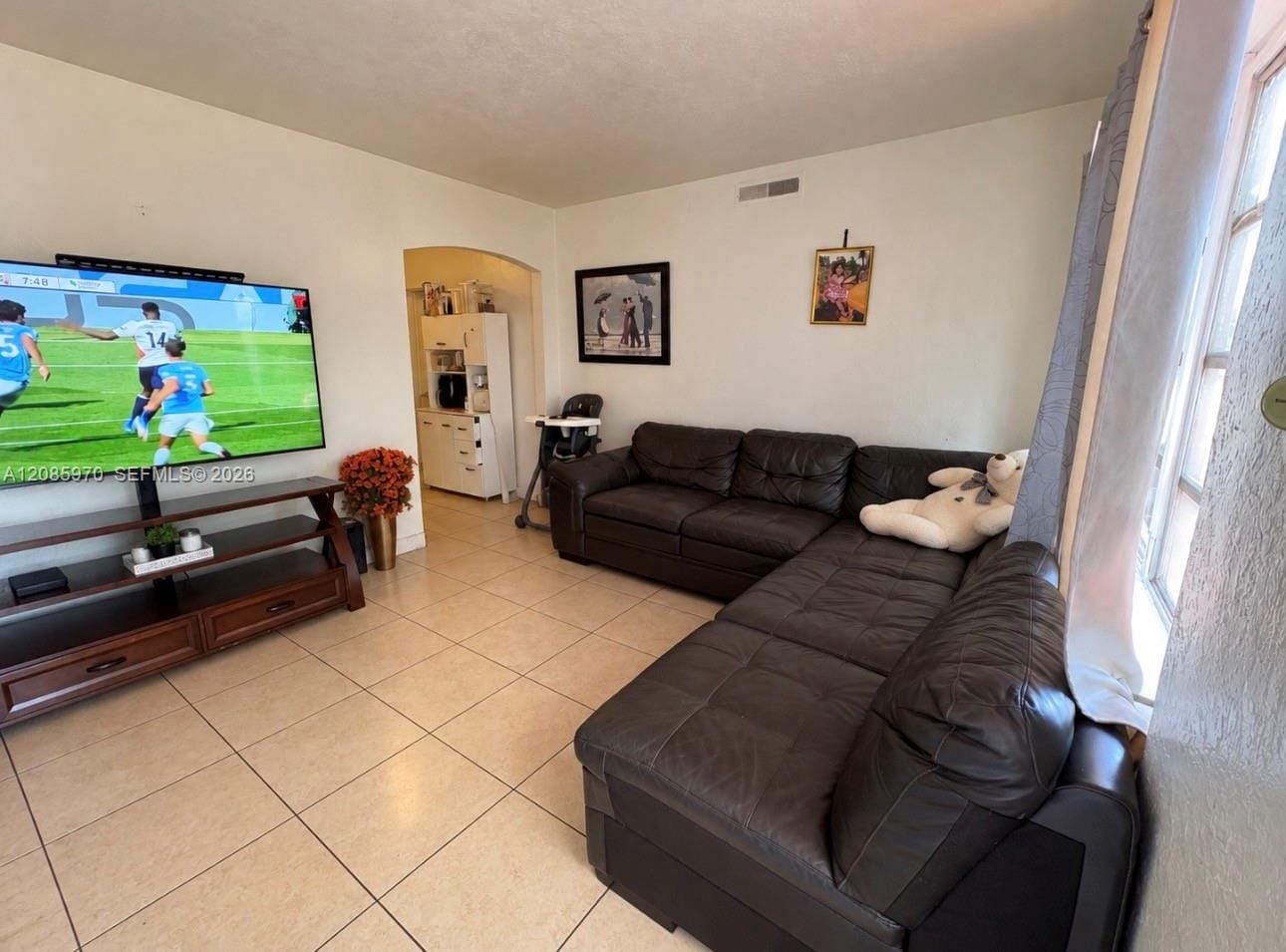1010 E 8th Court — photo 6