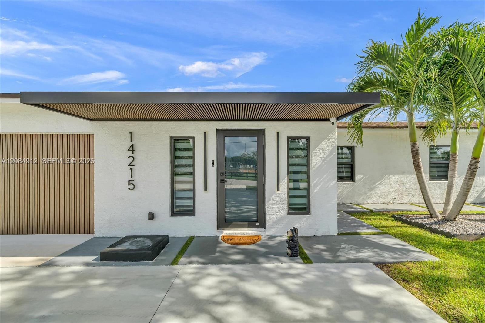 Pending home at 14215 Jackson Street, Miami, FL 33176