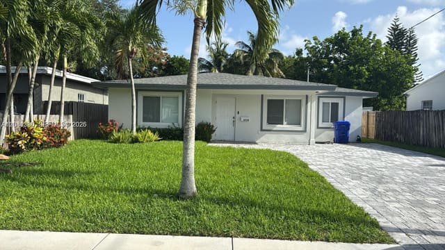 2710 Grant Street, Hollywood, FL 33020