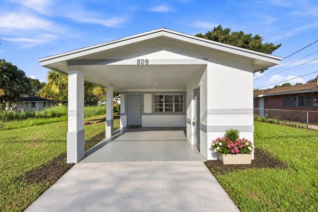 809 N 22ND Street, Fort Pierce, FL 34950