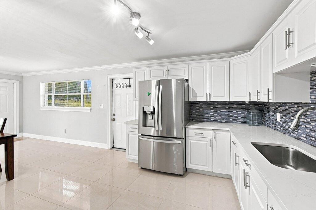 809 N 22ND Street, Fort Pierce, FL 34950 photo 7