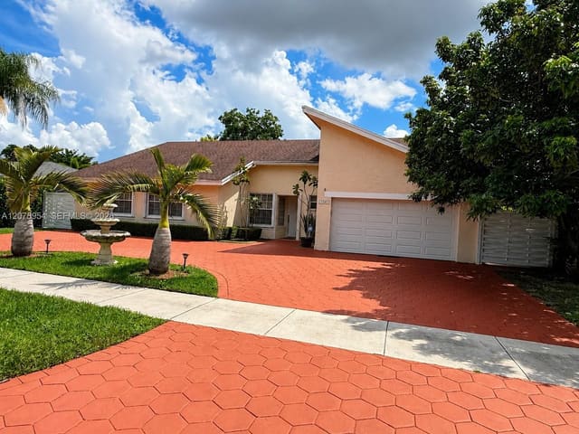 11041 SW 138 Avenue, Miami, FL 33186