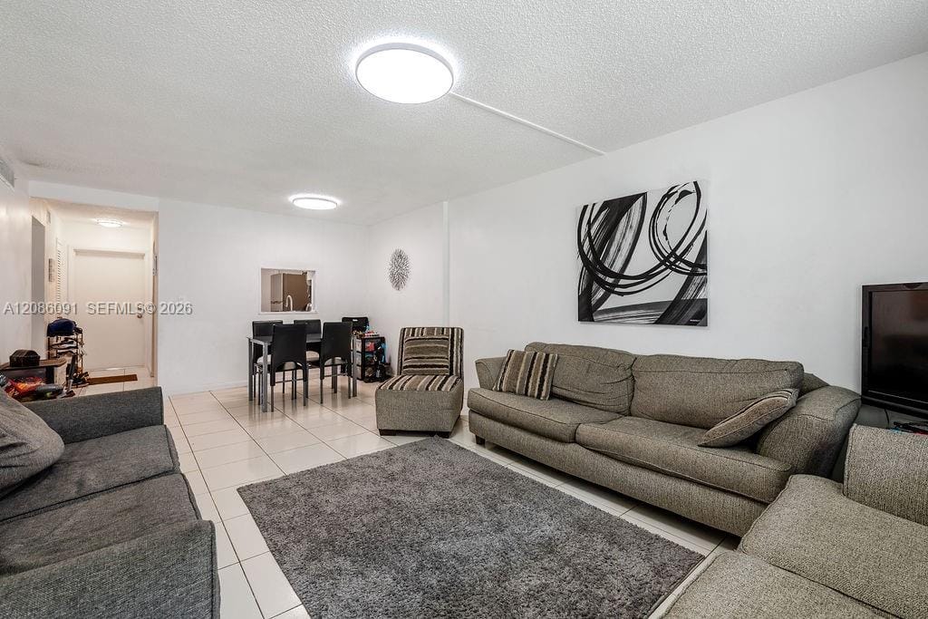 319 NE 14th Avenue 106 — photo 2