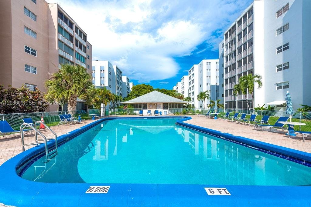 319 NE 14th Avenue 106, Hallandale Beach, FL 33009 photo 26