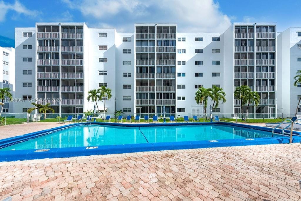 319 NE 14th Avenue 106, Hallandale Beach, FL 33009 photo 27