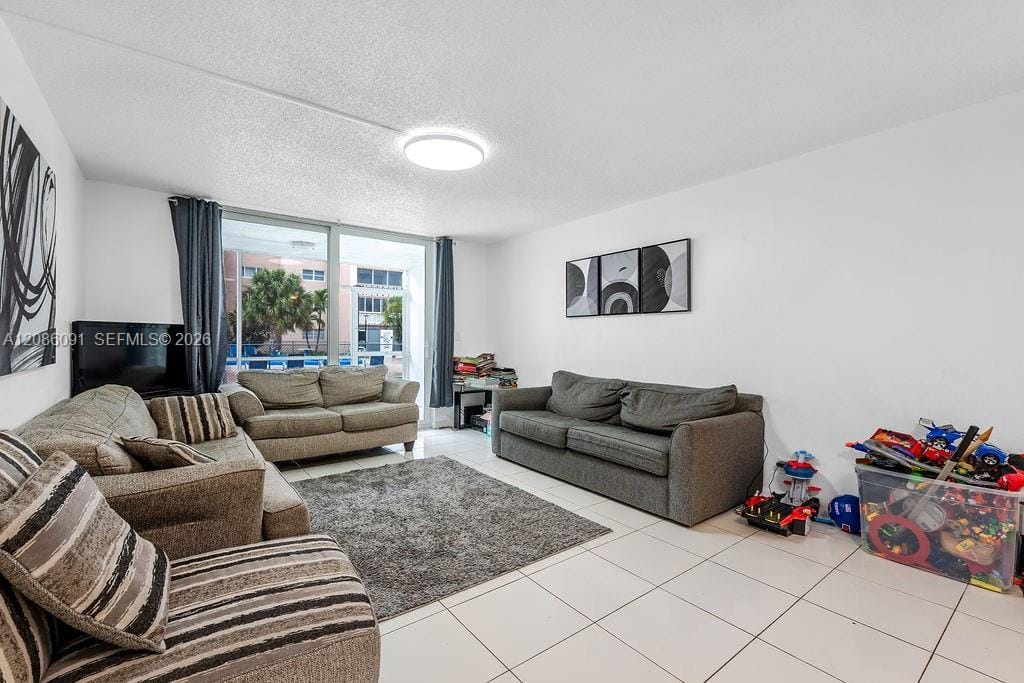 319 NE 14th Avenue 106 — photo 5