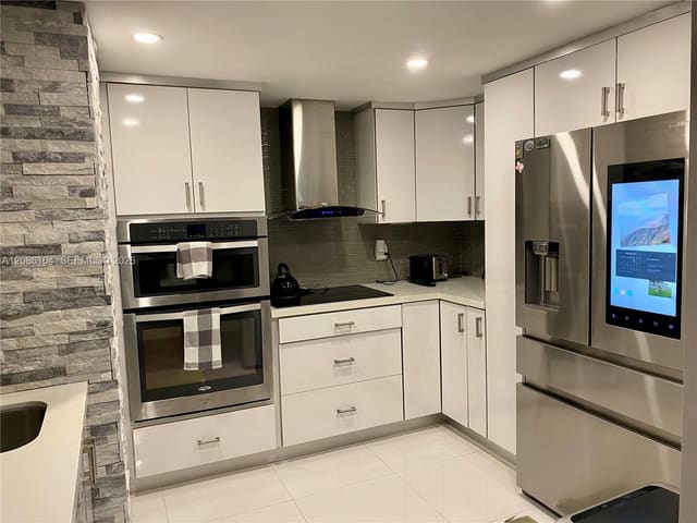 555 NE 15th Street 12J, Miami, FL 33132