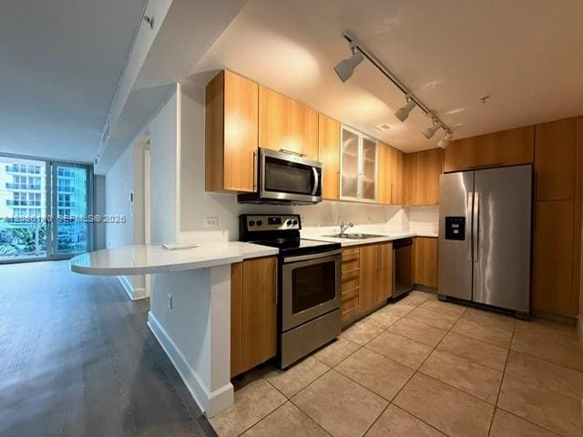 1900 S Treasure Drive 1H, North Bay Village, FL 33141