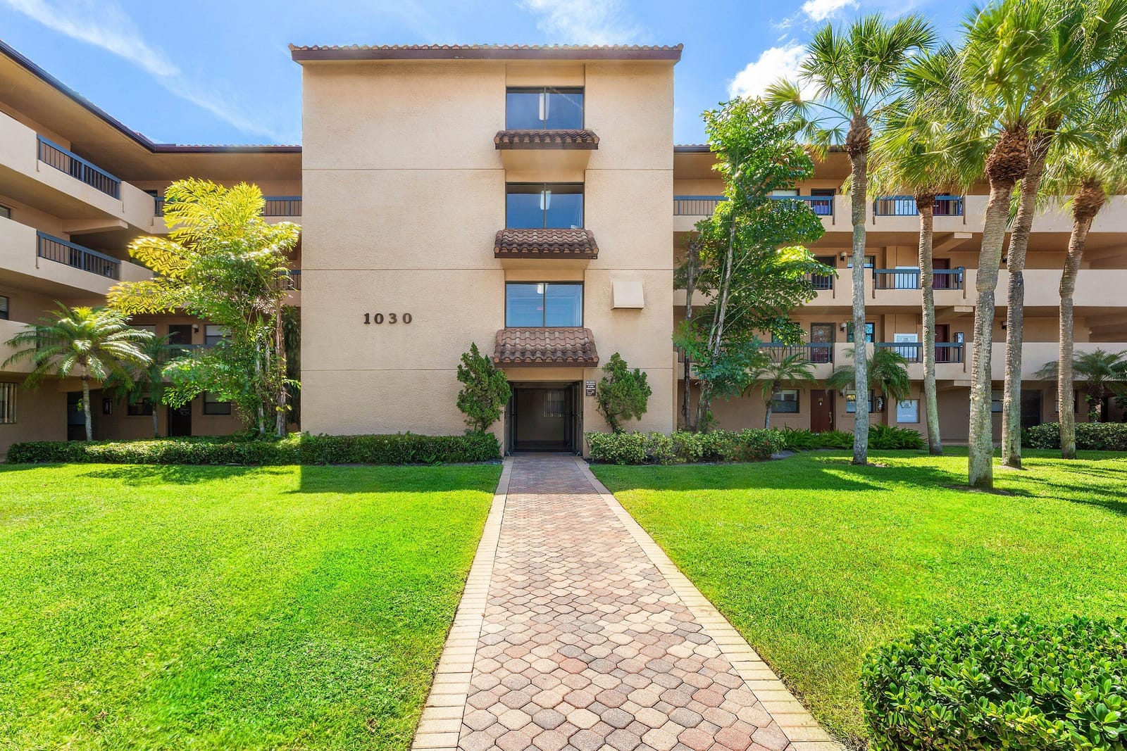 1030 Us Highway 1 413, North Palm Beach, FL 33408 photo 2