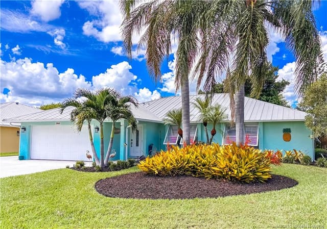 2040 NE Acapulco Drive, Jensen Beach, FL 34957
