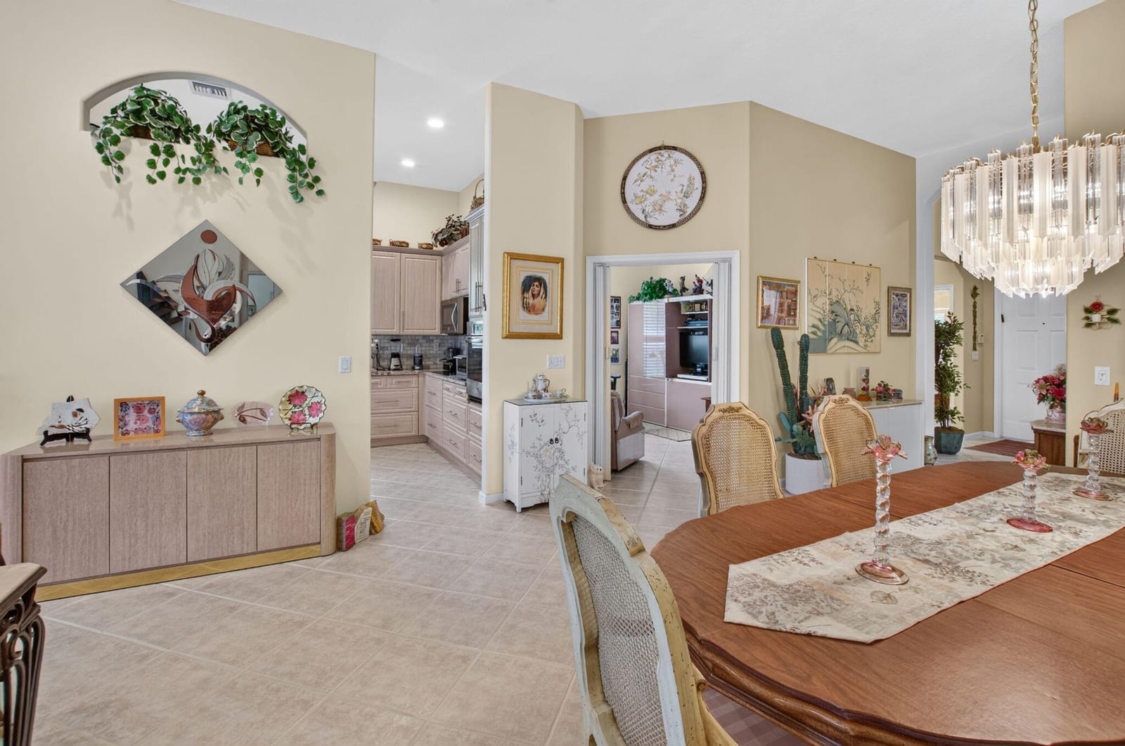 15832 Vivanco Street — photo 11