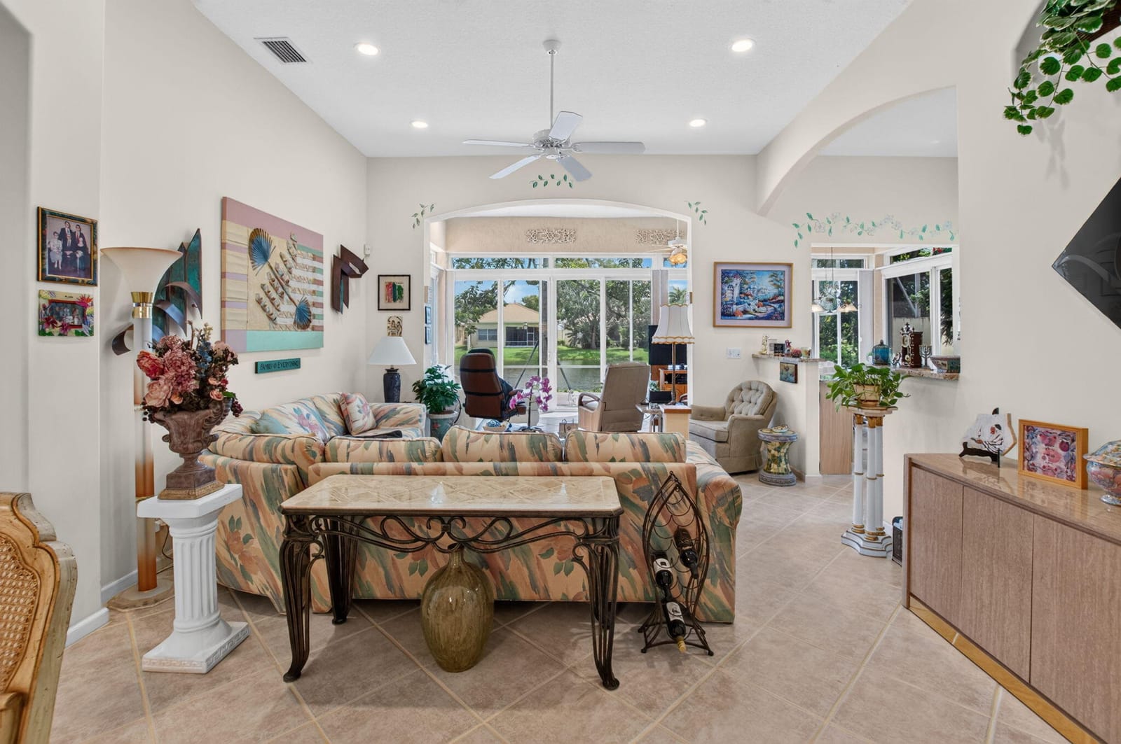15832 Vivanco Street — photo 10