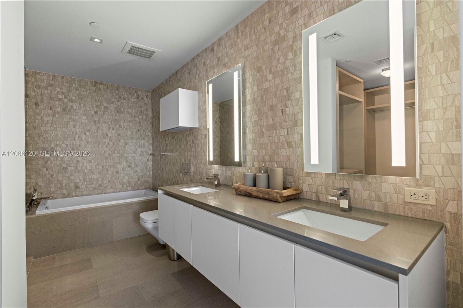 88 SW 7th Street 2906, Miami, FL 33130 photo 9