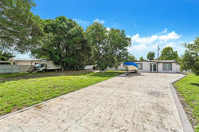 2934 NW 96th Street, Miami, FL 33147