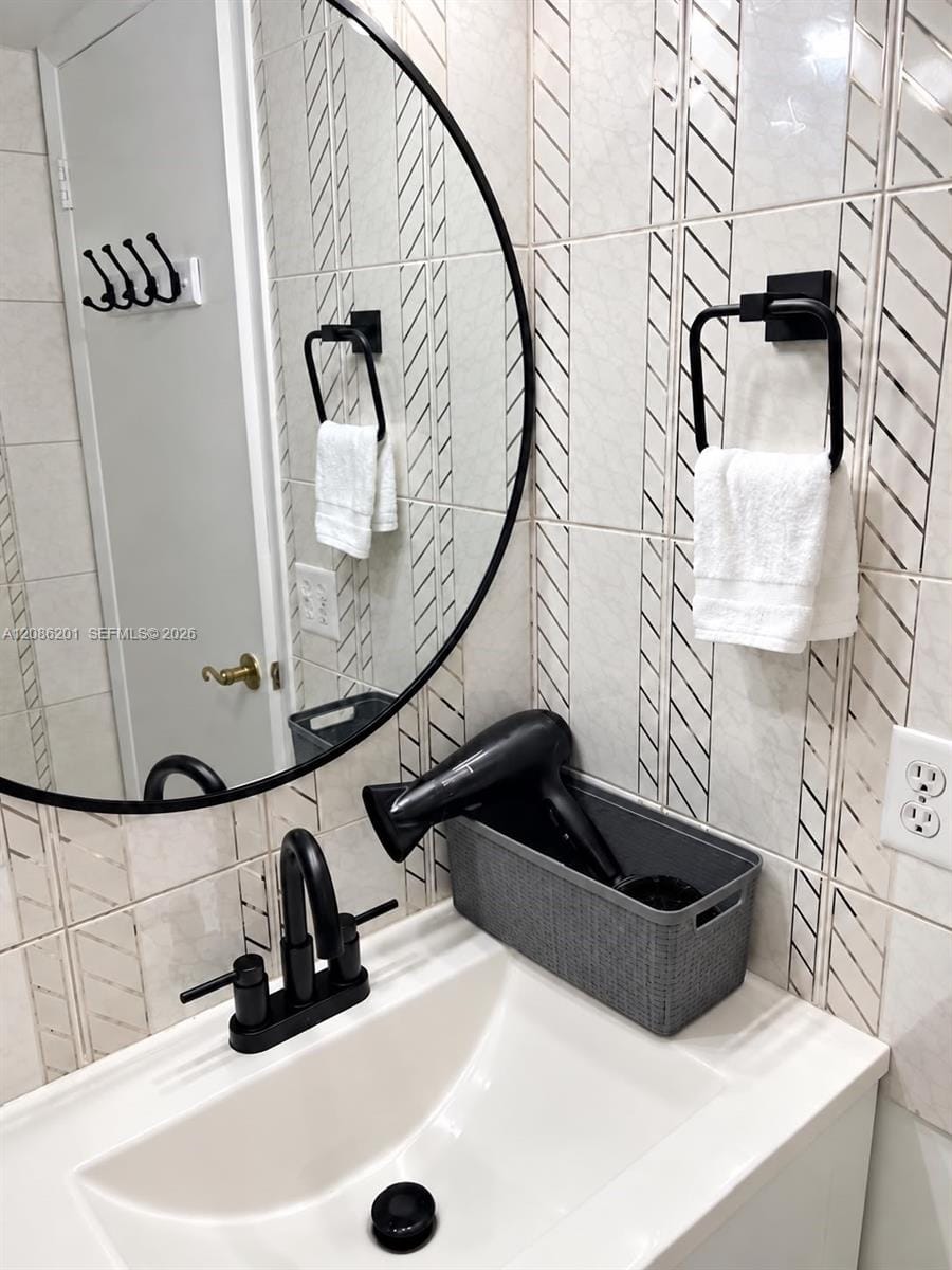 250 181st Drive 413 — photo 11