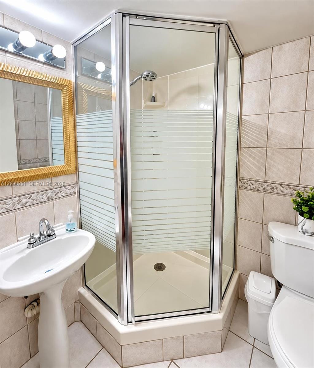 250 181st Drive 413, Sunny Isles Beach, FL 33160 photo 15