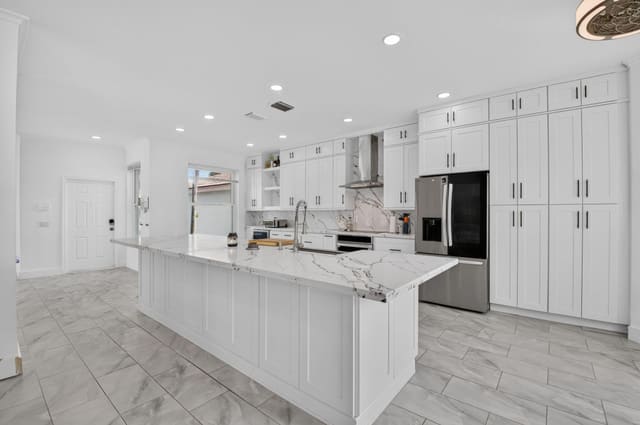7001 Chesapeake Circle, Boynton Beach, FL 33436