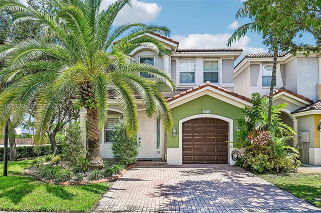 8175 NW 114th Place, Doral Isles North Sec Thr, Doral, FL