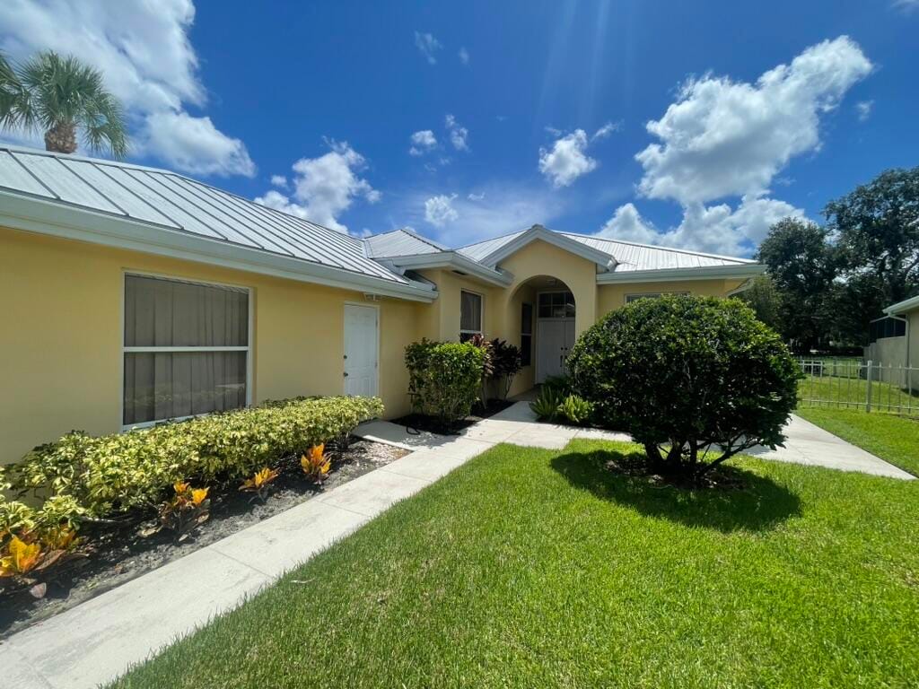 2571 SW Greenwich Way — photo 7