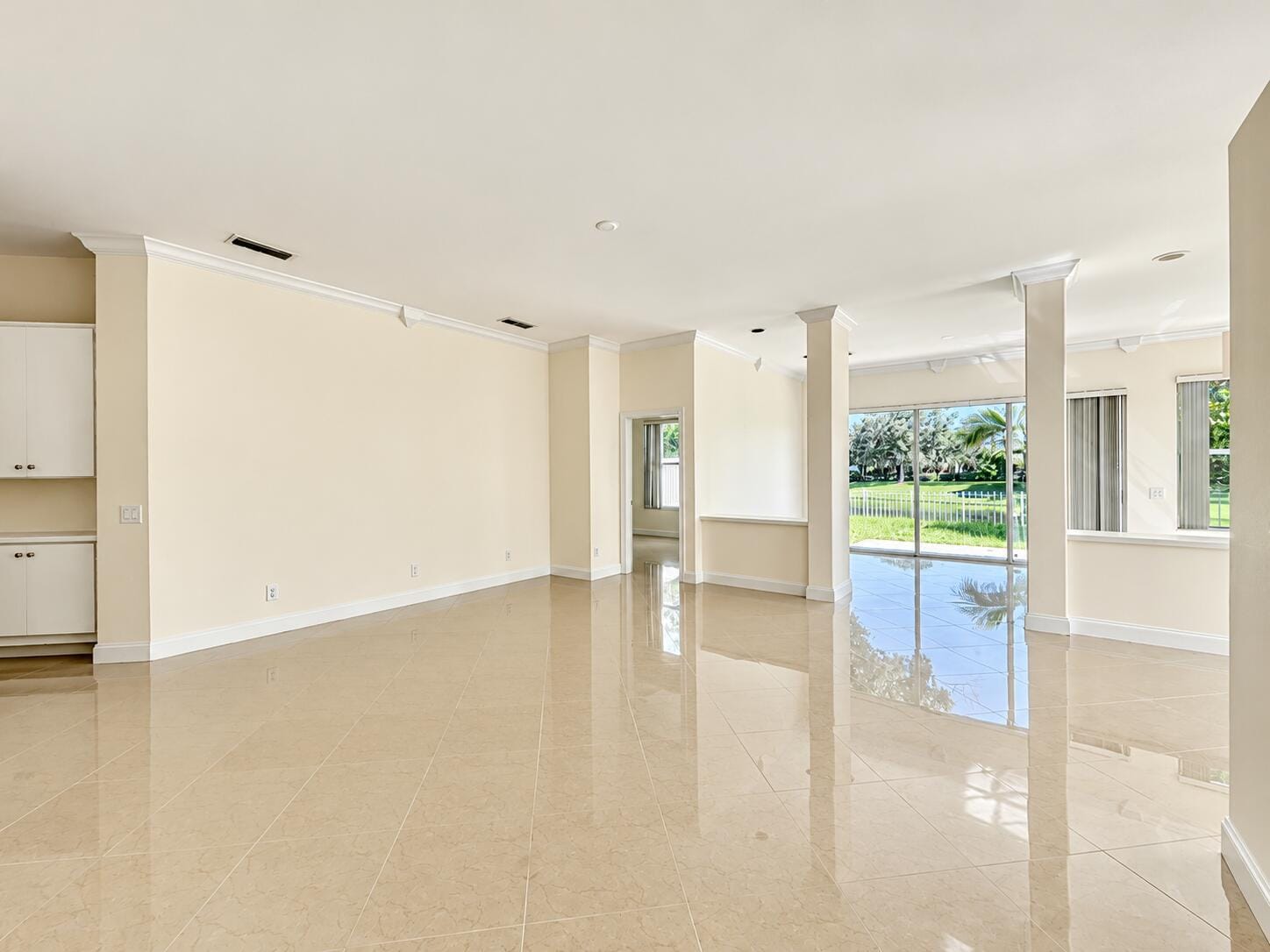 2571 SW Greenwich Way — photo 8