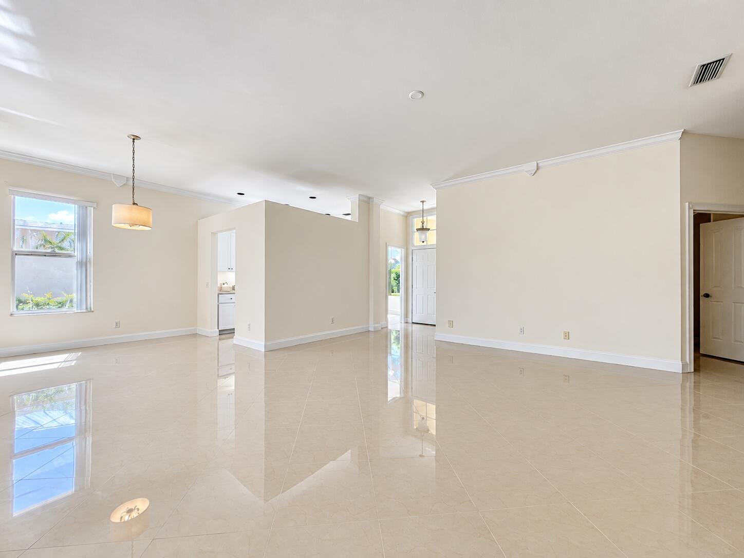 2571 SW Greenwich Way — photo 10