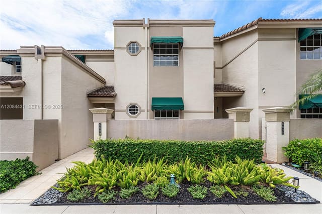 6649 Via Regina #, Boca Raton, FL 33433