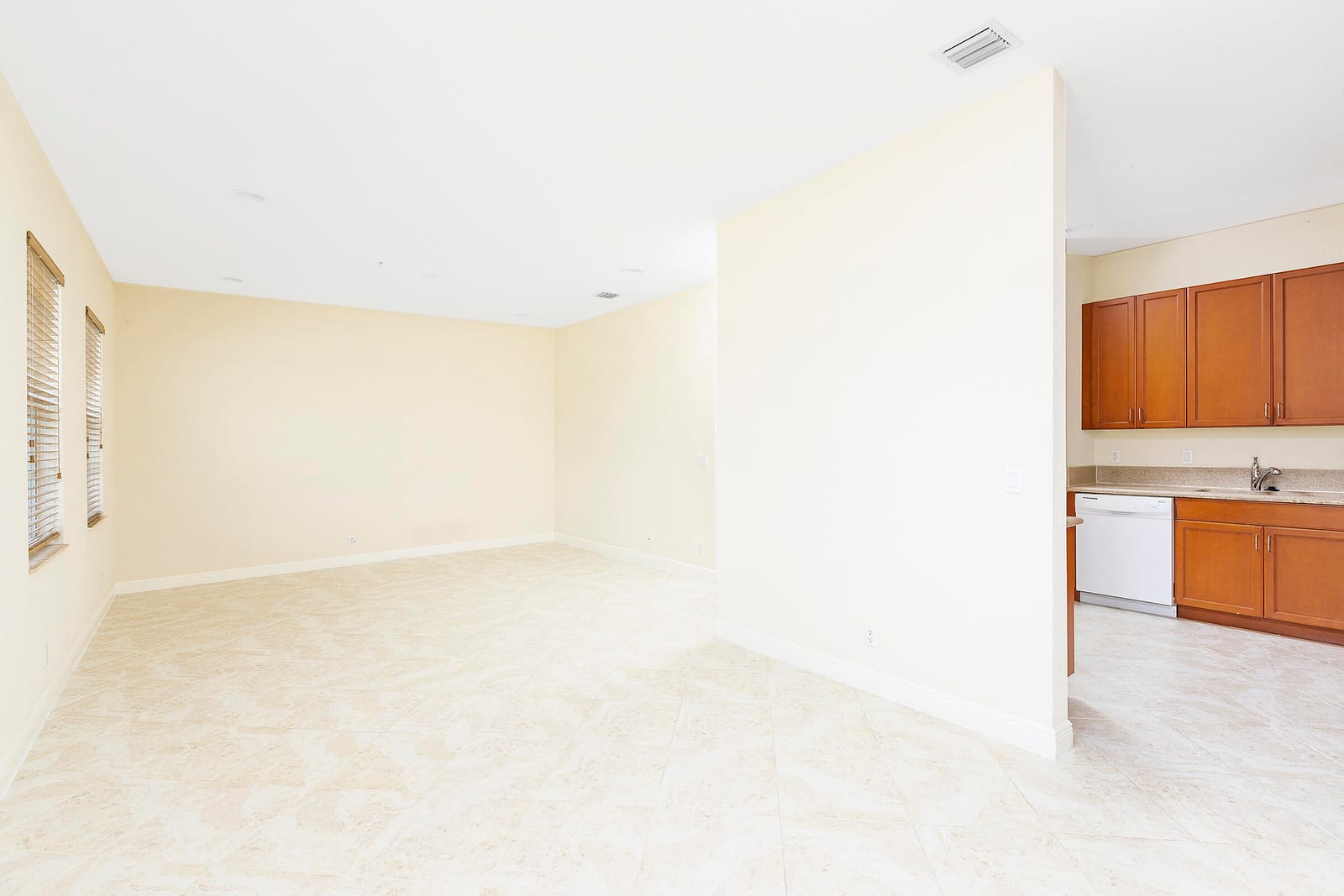 6807 LAKESIDE Circle N 102-1, Davie, FL 33314 photo 3