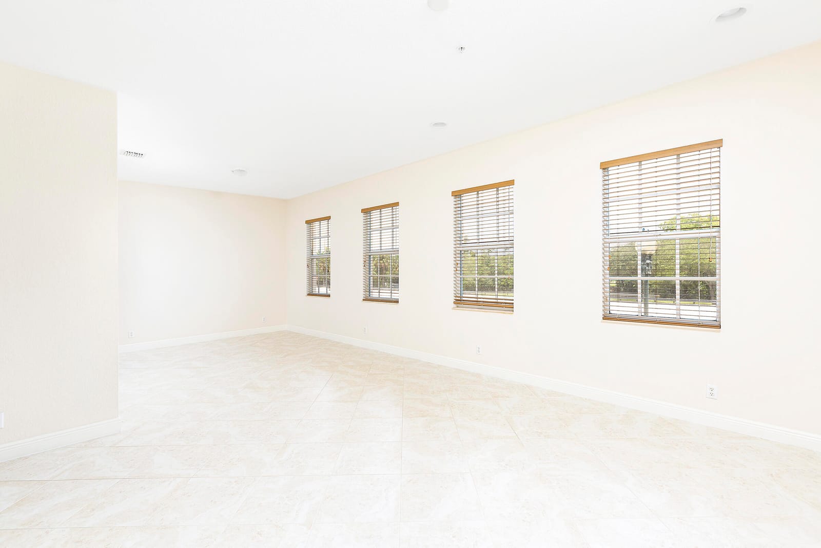 6807 LAKESIDE Circle N 102-1, Davie, FL 33314 photo 4
