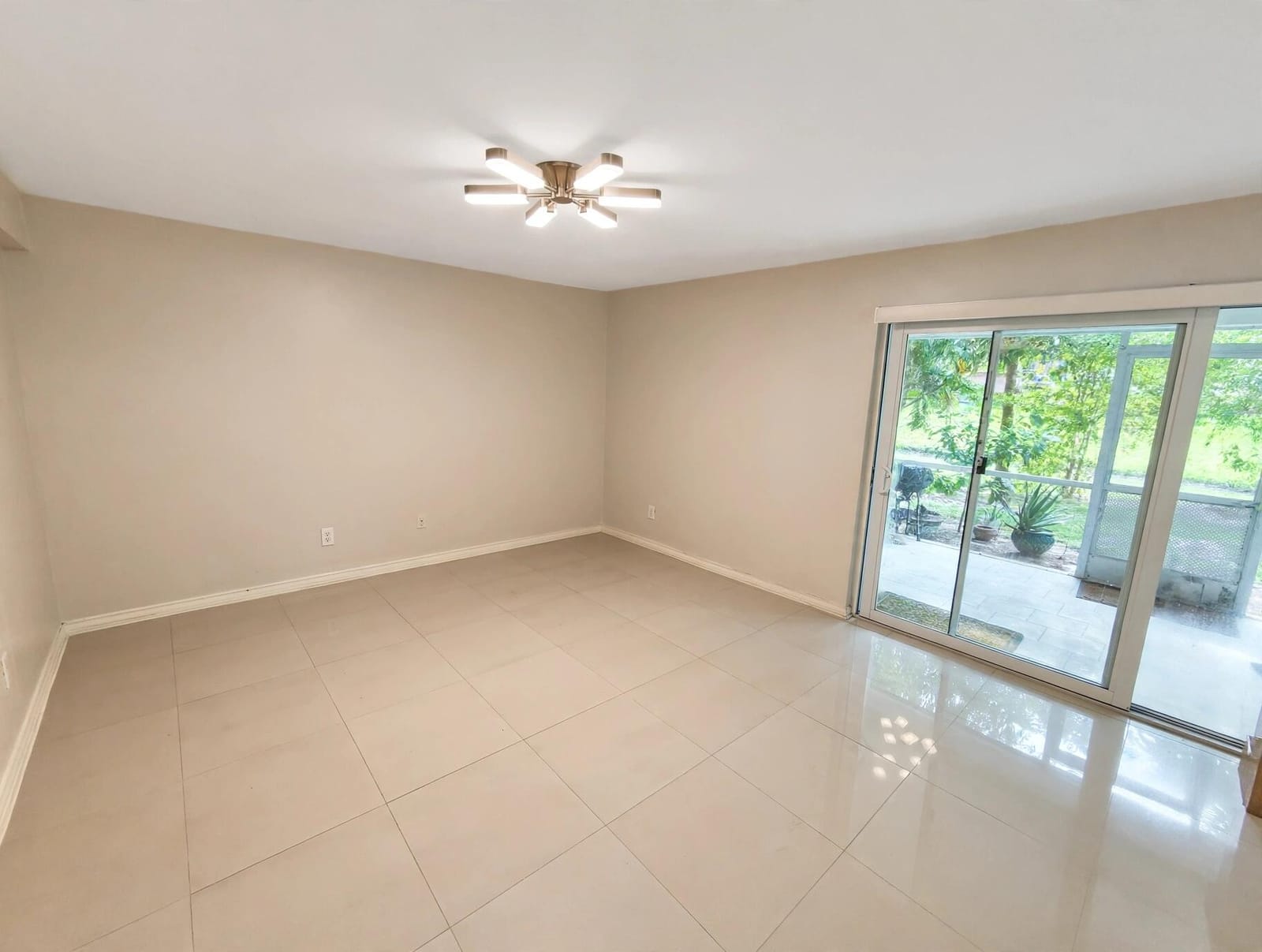58 Ann Lee Lane, Tamarac, FL 33319 photo 17