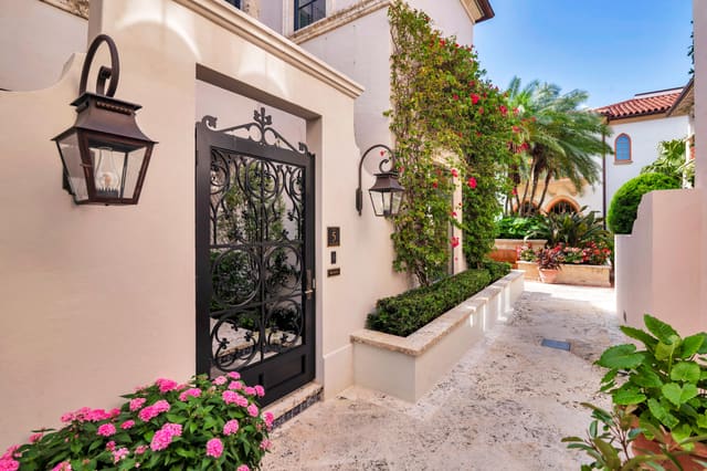 5 Via Flagler, Palm Beach, FL 33480