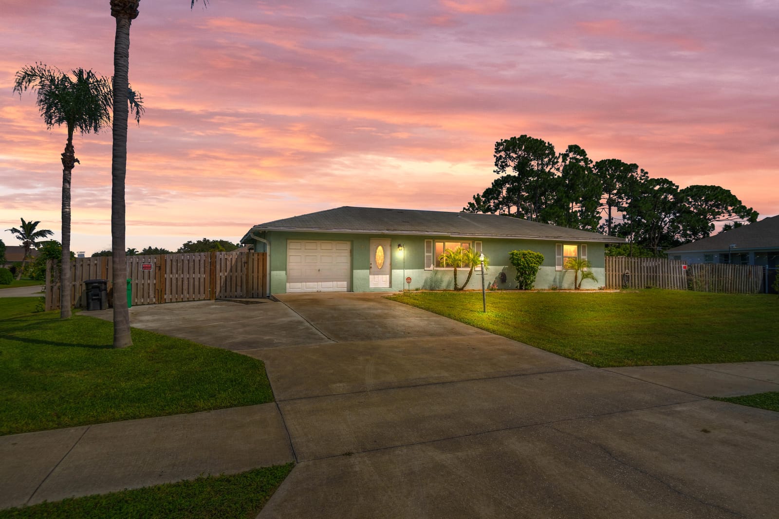 257 SW THORNHILL Drive, Port St. Lucie, FL 34984