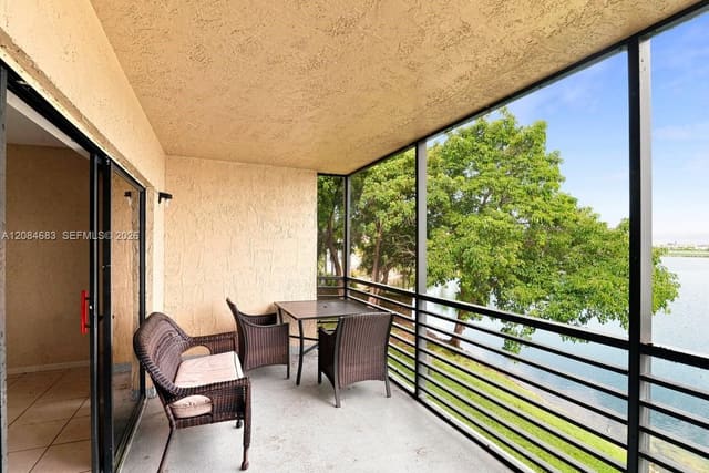 471 Ives Dairy Road 202-3, Miami, FL 33179