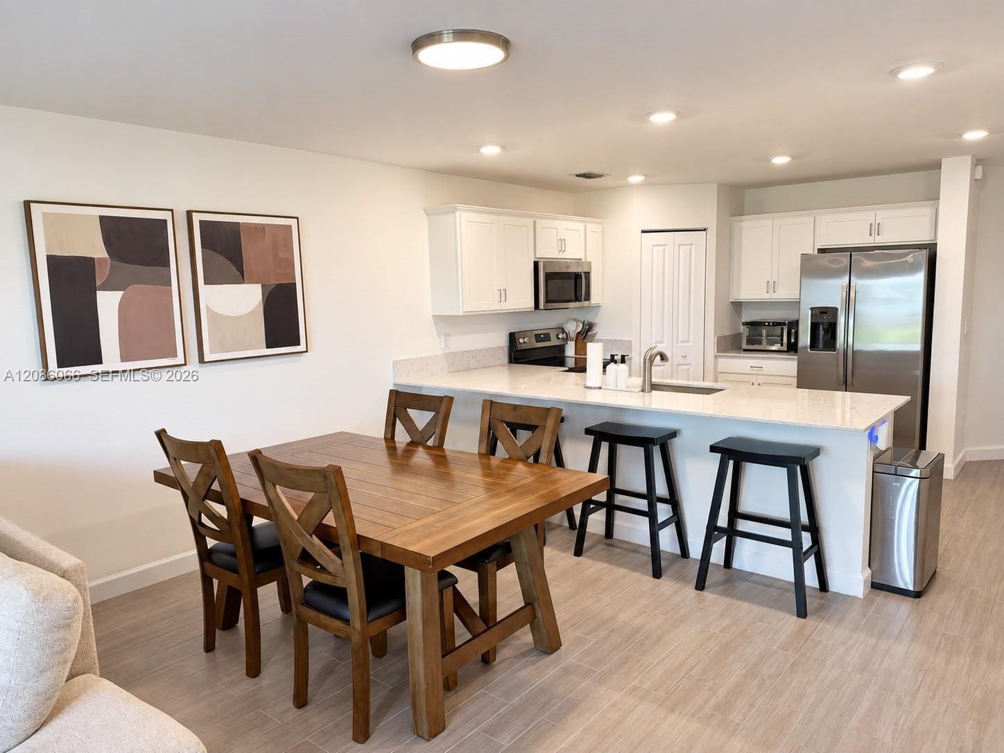 5013 Woods Edge Circle — photo 2