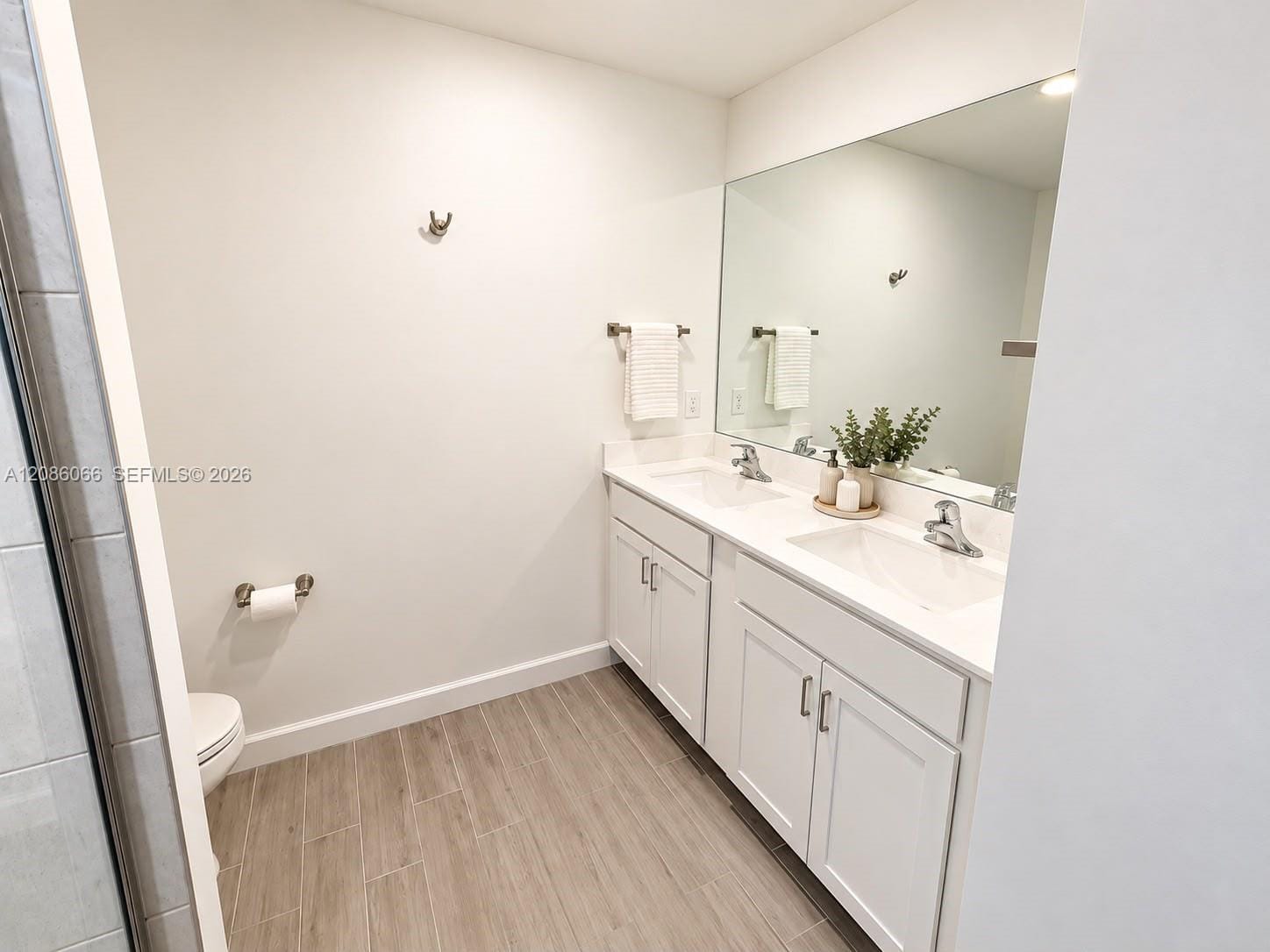 5013 Woods Edge Circle, Riviera Beach, FL 33410 photo 20