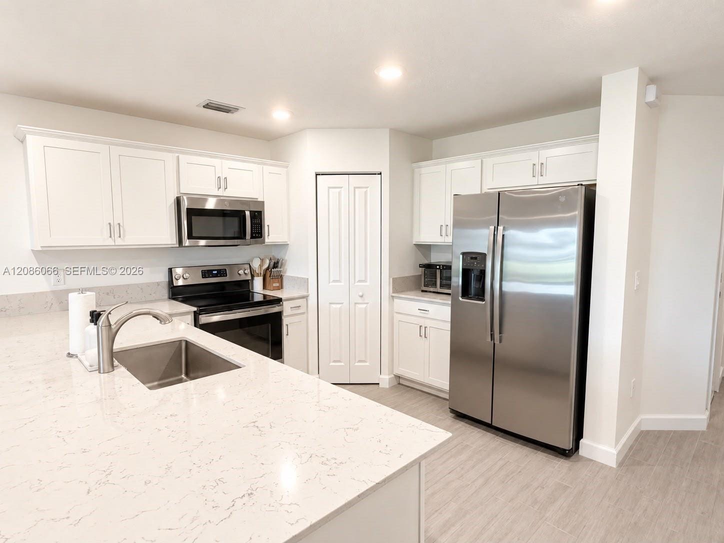 5013 Woods Edge Circle — photo 4