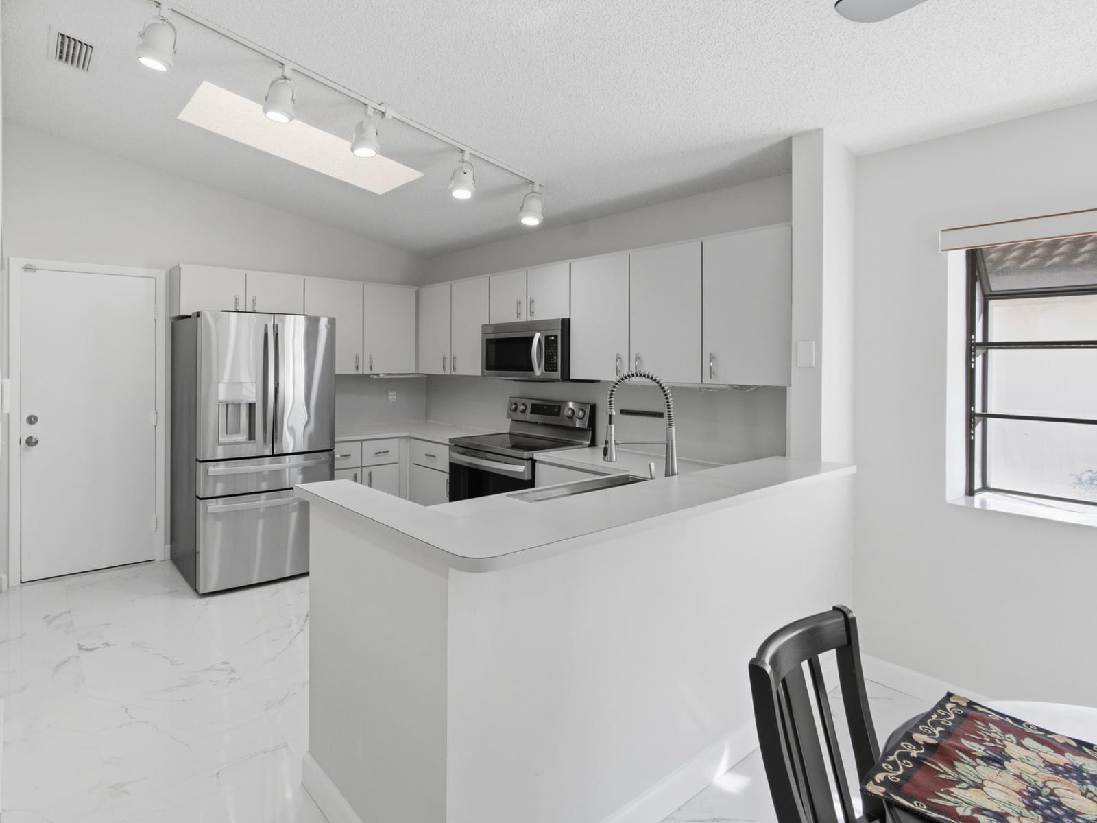 8901 BOATSWAIN Drive, Boynton Beach, FL 33436 photo 19