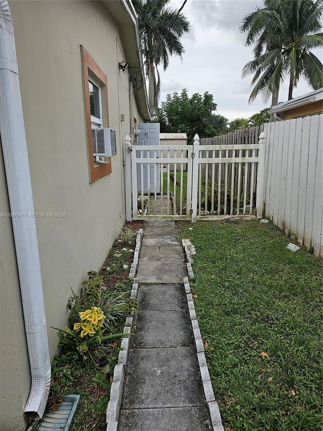 3500 NW 39th Street 0, Lauderdale Lakes, FL 33309