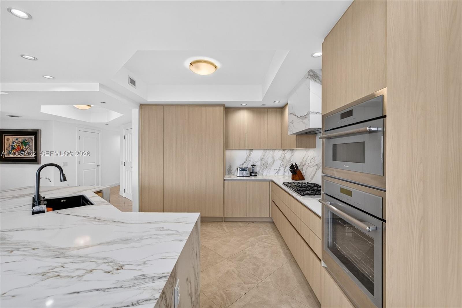 6000 Island Boulevard 2104 — photo 9