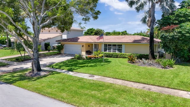 119 Cruiser Road S, North Palm Beach, FL 33408