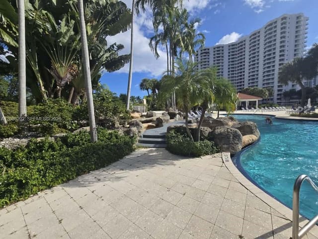 3300 NE 191st Street 1202, Aventura, FL 33180