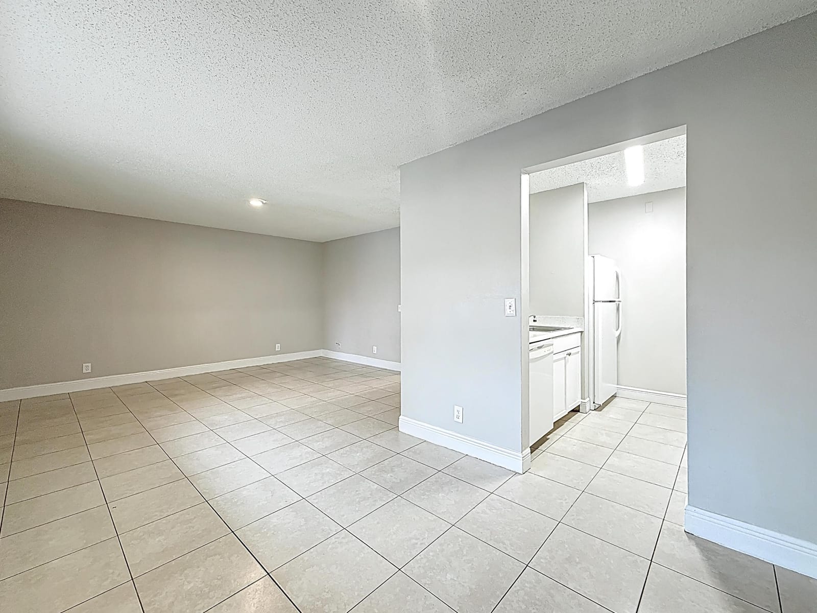 719 MEADOWS Circle, Boynton Beach, FL 33436 photo 14