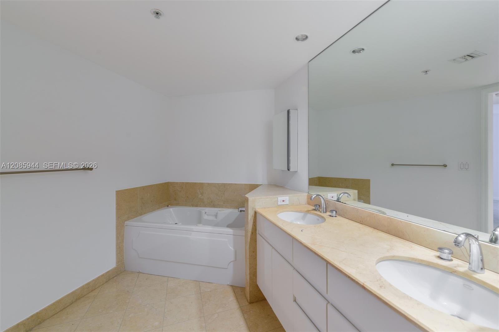 848 Brickell Key Drive 2702, Miami, FL 33131 photo 13
