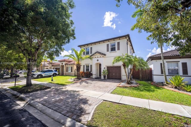 2300 NE 3rd Court, Homestead, FL 33033