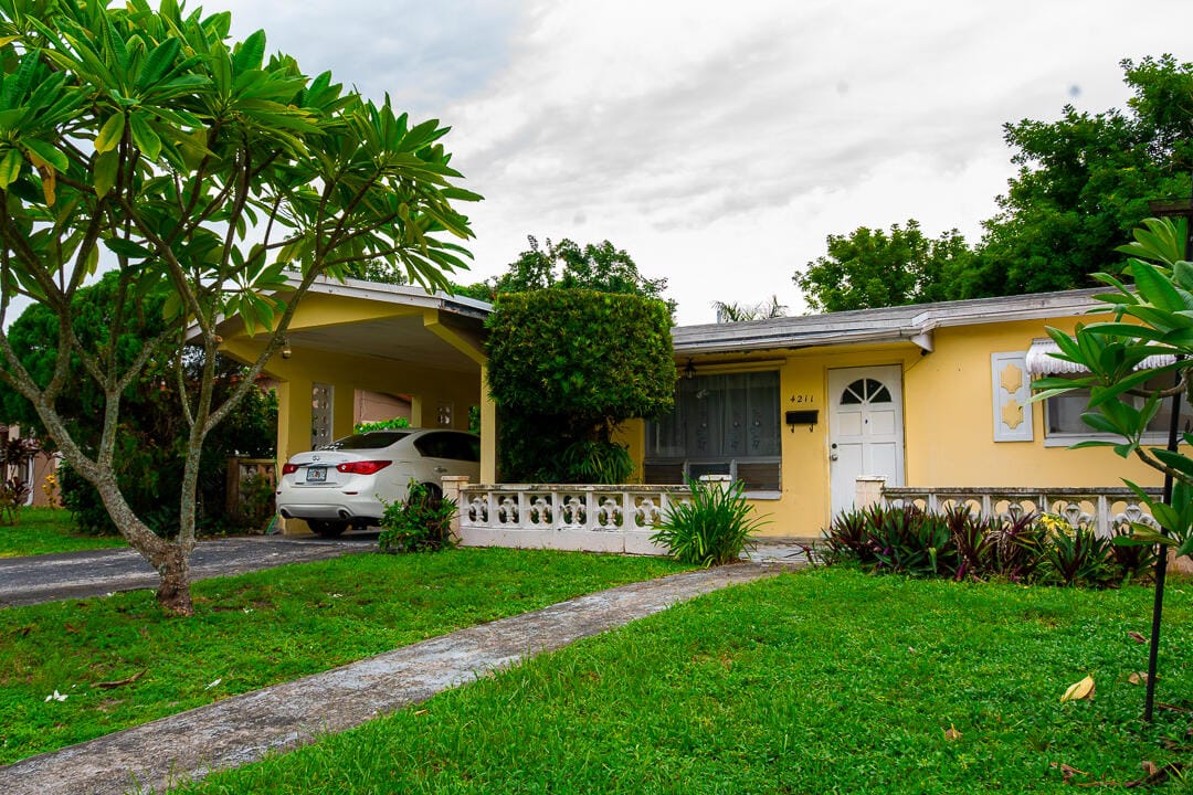 4211 NW 43RD Street, Lauderdale Lakes, FL 33319 photo 9