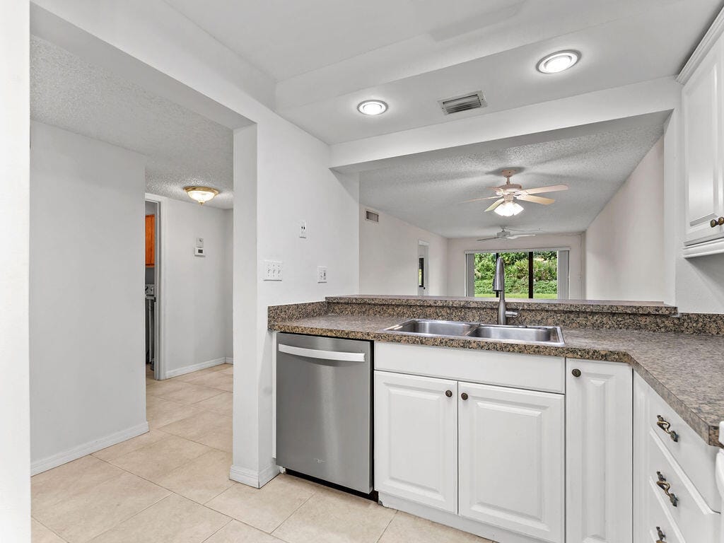 10044 S OCEAN Drive 103 — photo 10