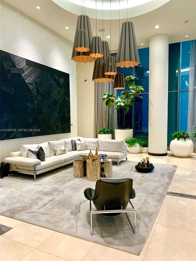 55 SW 9th Street 1707, Miami, FL 33130