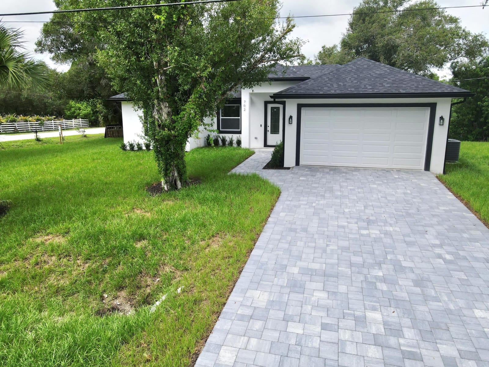 702 NW 39TH Circle — photo 2