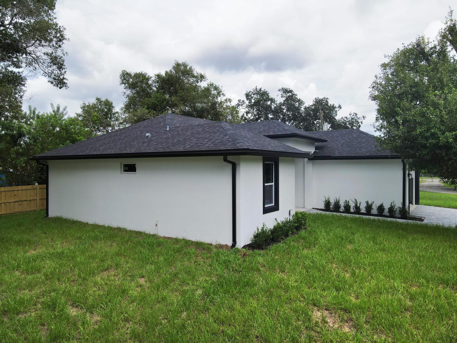 702 NW 39TH Circle — photo 9