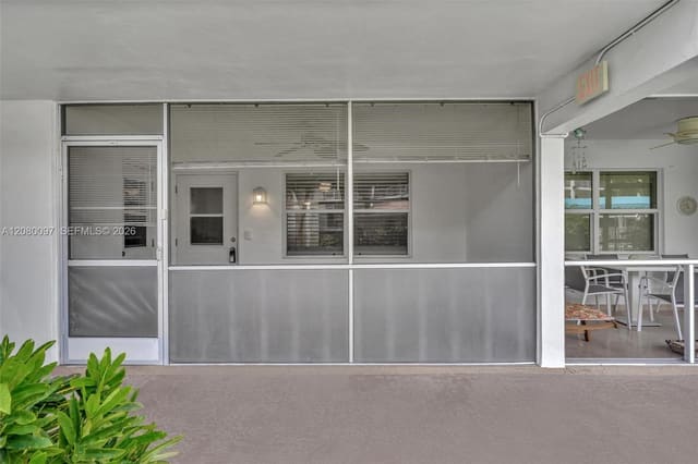 580 Egret Drive 102, Hallandale Beach, FL 33009